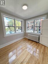 325-325 Cooper St in Ottawa, ON - Building Photo - Building Photo