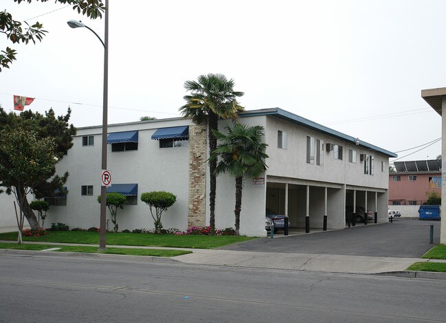 12572 Sunswept Ave in Garden Grove, CA - Foto de edificio - Building Photo