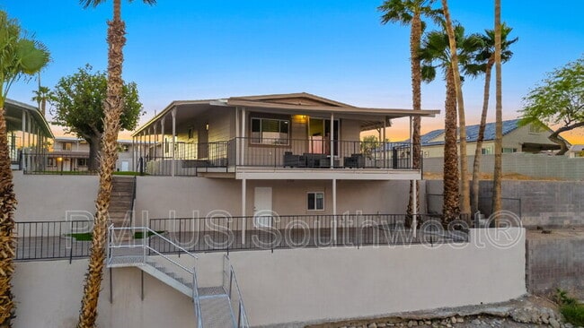 437 Riverfront Dr in Bullhead City, AZ - Foto de edificio - Building Photo