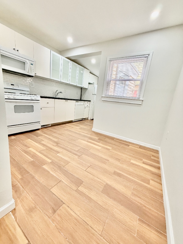 property at 2606 E Madison St