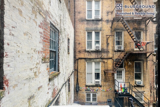 53 Leroy St in New York, NY - Building Photo - Building Photo