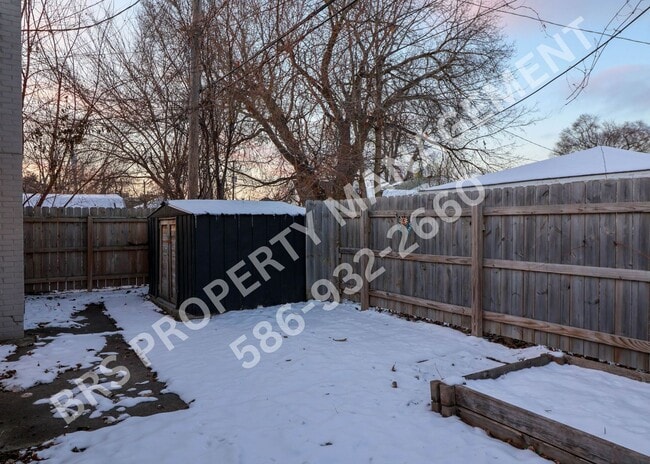 8063 Lozier Ave in Warren, MI - Building Photo - Building Photo