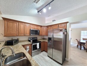 12908 Meadowbend Dr in Wellington, FL - Foto de edificio - Building Photo