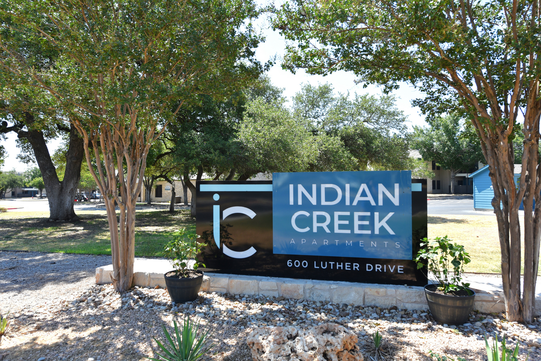 Indian Creek in Georgetown, TX - Building Photo