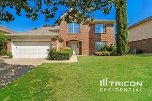 5421 Crater Lake Dr in Fort Worth, TX - Building Photo