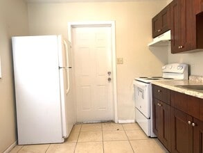 1804 E Sitka St in Tampa, FL - Building Photo - Building Photo