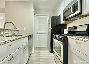 429 Meade Ct in East Brunswick, NJ - Building Photo - Building Photo