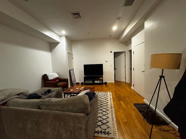 4 Beech St, Unit 201