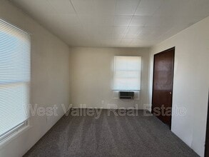 200 1/2 Fillmore St in Taft, CA - Building Photo - Building Photo