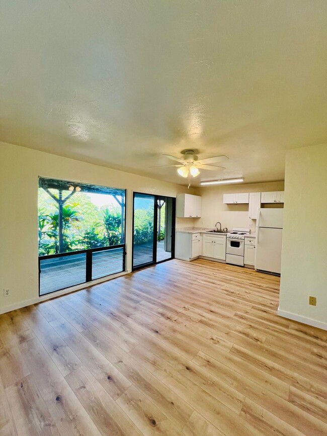 property at 73-4246-4246 Hookumu St