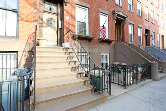 560 Henry St in Brooklyn, NY - Building Photo - Building Photo