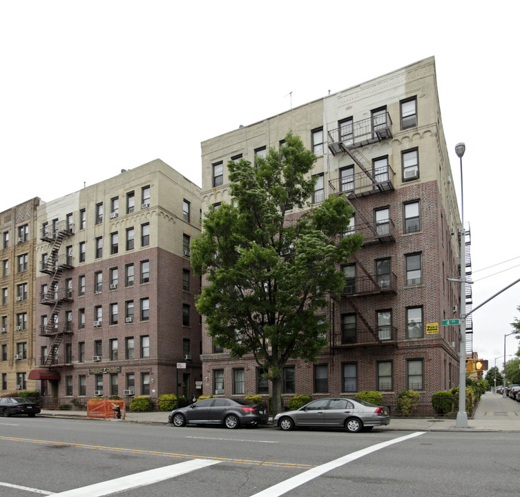 8000 4th Ave in Brooklyn, NY - Building Photo