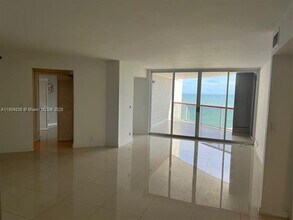 6767 Collins Ave in Miami Beach, FL - Building Photo - Building Photo