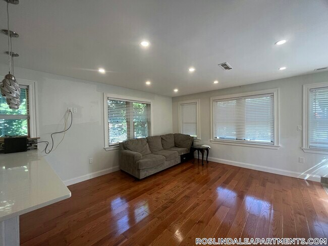 4350 Washington St, Unit 2 in Boston, MA - Building Photo - Building Photo