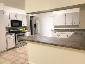 703 Lee St in Bowie, TX - Building Photo - Building Photo
