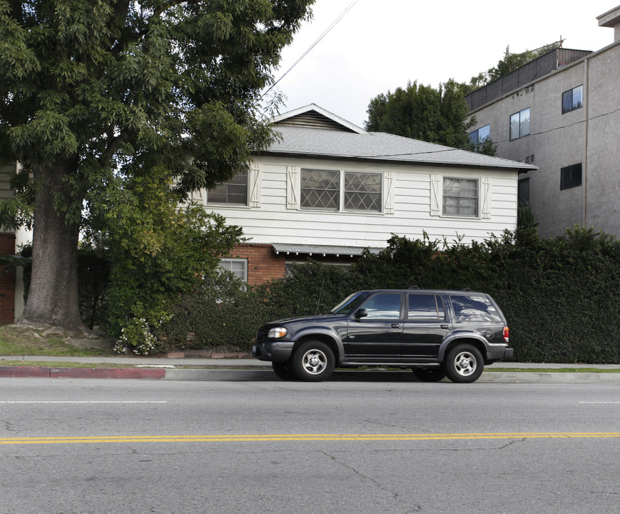 6254 Whitsett Ave in North Hollywood, CA - Building Photo