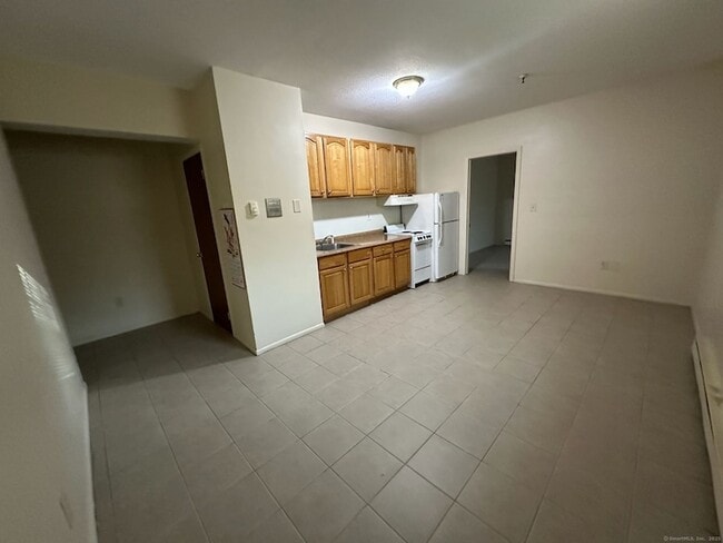property at 1660 E Main St