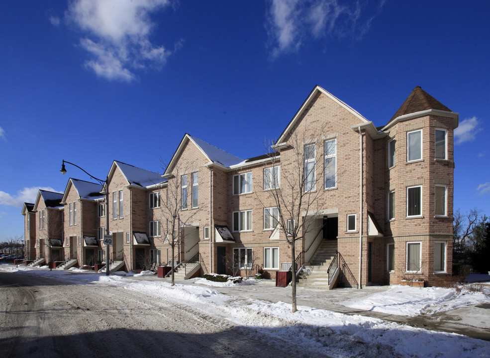 50-68 Aerodrome Cres in Toronto, ON - Building Photo