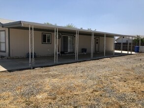 924 Dennis Way in San Jacinto, CA - Building Photo - Building Photo