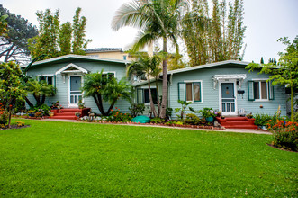 Ivanhoe Cottages in La Jolla, CA - Building Photo - Building Photo