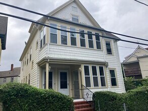 24 Haskell St, Unit #3 in Cambridge, MA - Building Photo - Building Photo