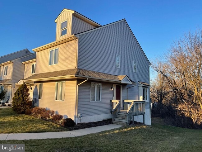404 Pinebrooke Cir in Downingtown, PA - Building Photo - Building Photo