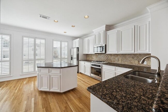 property at 1812 Matthews St