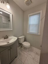 516 Vaughan Ave in Hampton, VA - Building Photo - Building Photo
