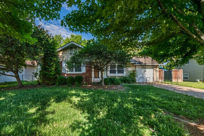 1033 S Blackwill St in Wichita, KS - Building Photo - Building Photo