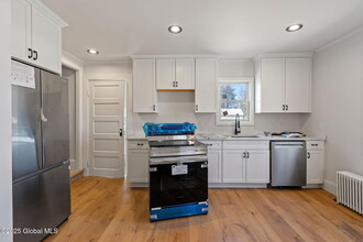 113 Jericho Rd in Selkirk, NY - Building Photo - Building Photo