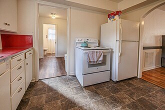 585 S 3rd St in Jacksonville, OR - Building Photo - Building Photo