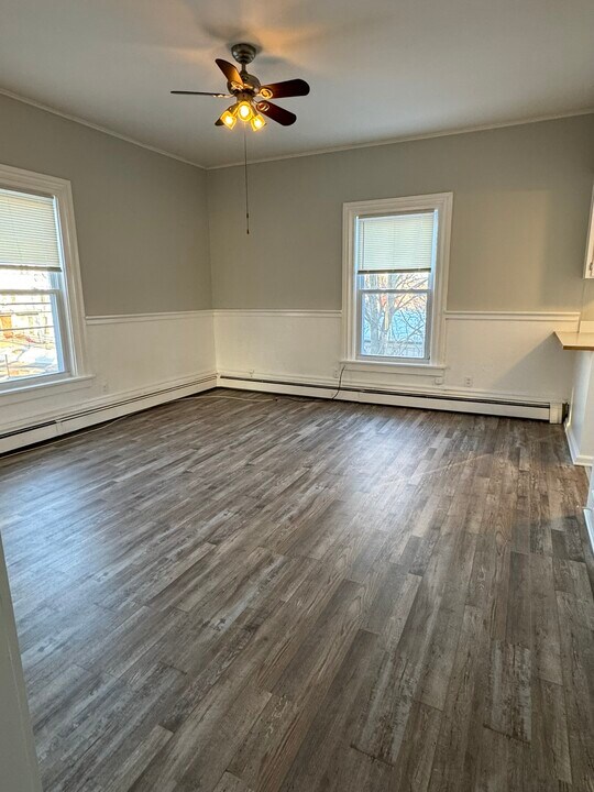 254 Nashua St, Unit 2 in Milford, NH - Building Photo