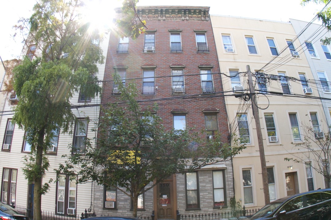 150 N 9th St in Brooklyn, NY - Foto de edificio