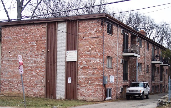 2145 Harrison Ave in Cincinnati, OH - Foto de edificio - Building Photo