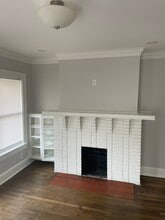 998 Woodbourne Dr SW, Unit A in Atlanta, GA - Foto de edificio - Building Photo
