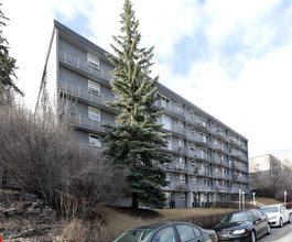 Churchill Towers in Calgary, AB - Building Photo - Building Photo