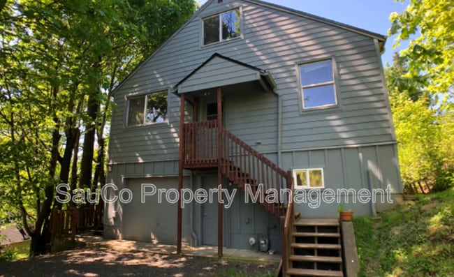6423 SW Raab Rd in Portland, OR - Building Photo - Building Photo