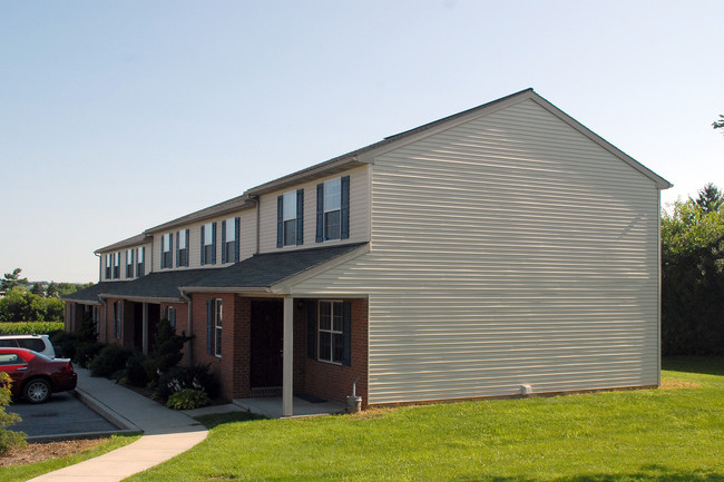 2005 Old Philadelphia Pike in Lancaster, PA - Foto de edificio - Building Photo