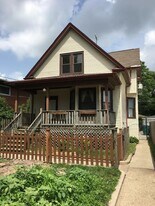 7228 N Rogers Ave in Chicago, IL - Building Photo