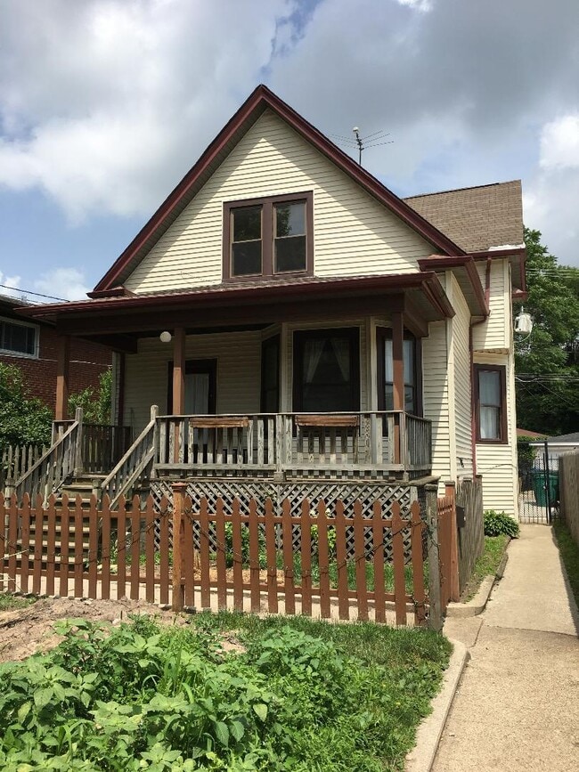 property at 7228 N Rogers Ave