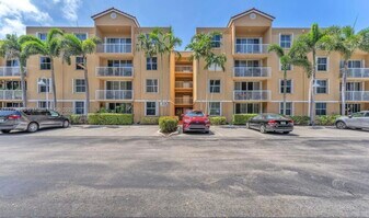 619 E Sheridan St in Dania Beach, FL - Building Photo