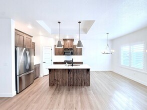 203 Strathmore Ln in Cedar City, UT - Building Photo - Building Photo