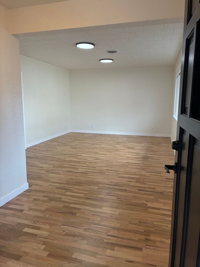 1164 Woodrow Ln in Medford, OR - Building Photo - Building Photo