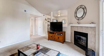 1288 Lake Cir in Windsor, CO - Foto de edificio - Building Photo