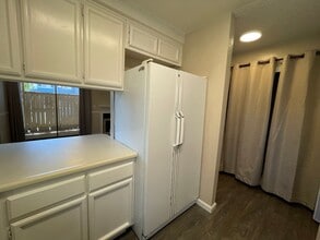 7441 Auburn Oaks Ct in Citrus Heights, CA - Building Photo - Building Photo