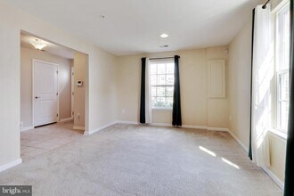 9453 Virginia Jane Way in Owings Mills, MD - Building Photo - Building Photo