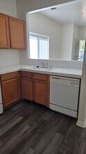 713 Meadow Grove Ct in Bakersfield, CA - Building Photo - Building Photo
