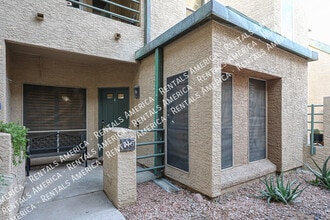 101 N 7th St, Unit 146 in Phoenix, AZ - Foto de edificio - Building Photo
