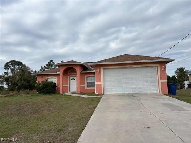 2902 Colin Ave S in Lehigh Acres, FL - Building Photo - Building Photo
