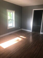 1418 N Western Ave in Springfield, MO - Foto de edificio - Building Photo